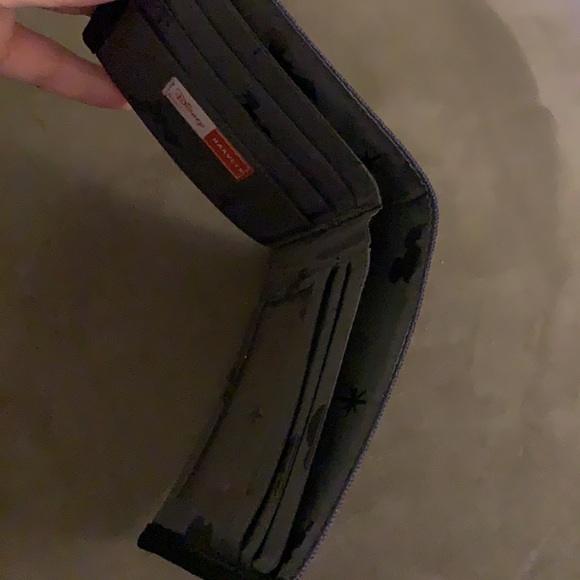 2020 Disney Halloween Harveys Billfold Wallet - Picture 3 of 3